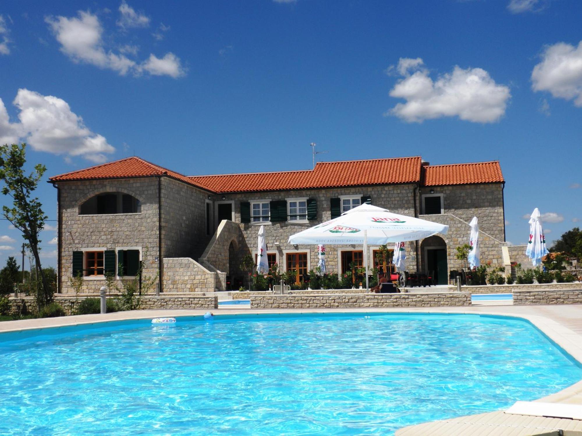 Pansion Skelin Hotel Drinovci ภายนอก รูปภาพ