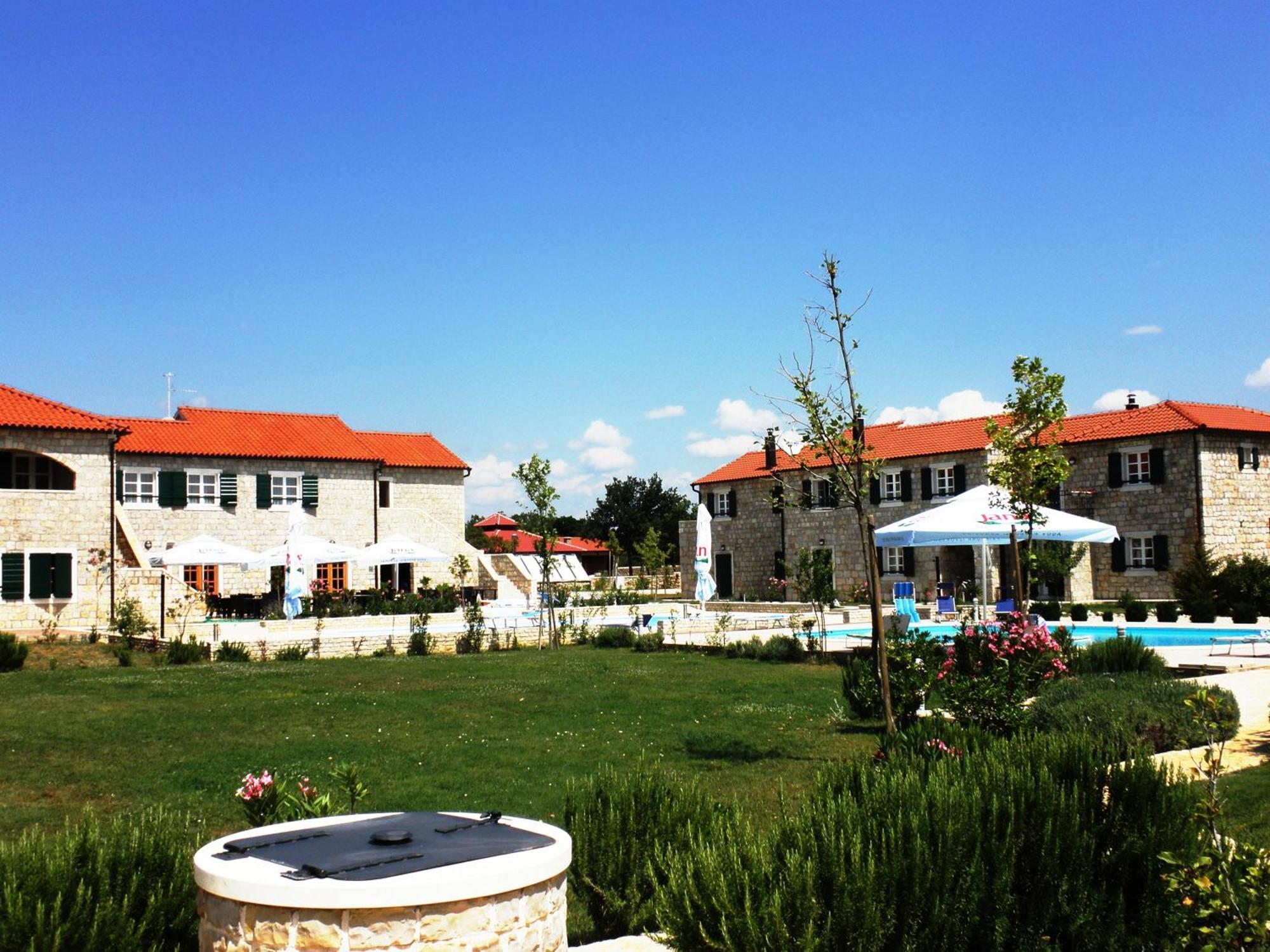 Pansion Skelin Hotel Drinovci ภายนอก รูปภาพ